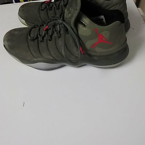 Jordans - Picture 3 of 5